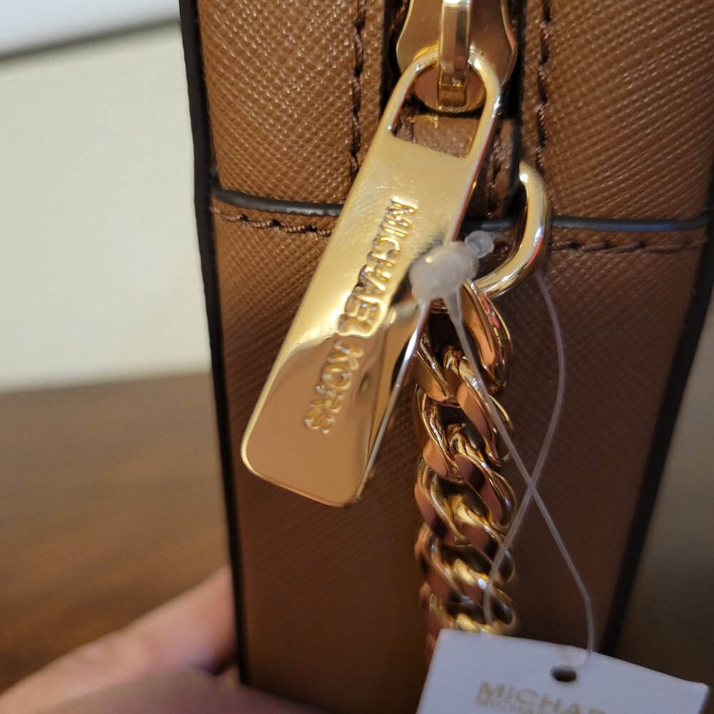 NWT Michael Kors Jet Set Crossbody in Brown - Picture 7 of 10